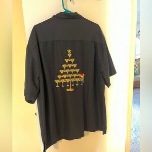 Men’s black XL short sleeve shirt w/ embroidered martini glasses and parrot